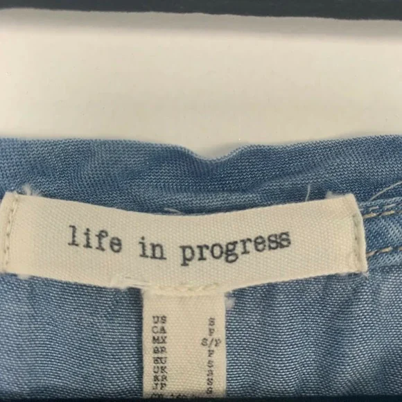 Life in Progress Cropped Denim Shirt Size Small Distressed Ombré Tie‎ Dye Bleach - Picture 3 of 5